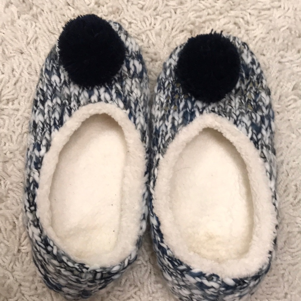 Never worn brandy Melville slippers